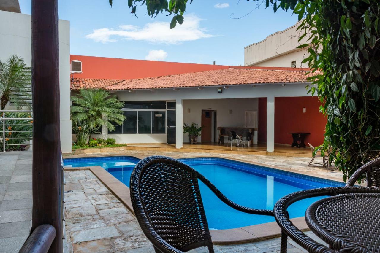 Lindoya Hotel Catalão Exterior foto